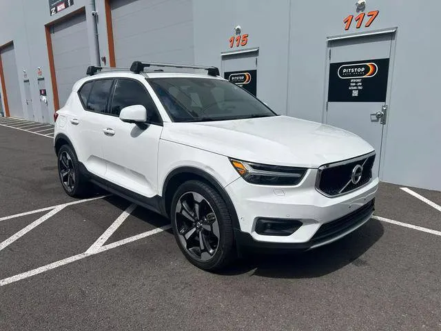 Used 2019 Volvo XC40 T5 Momentum