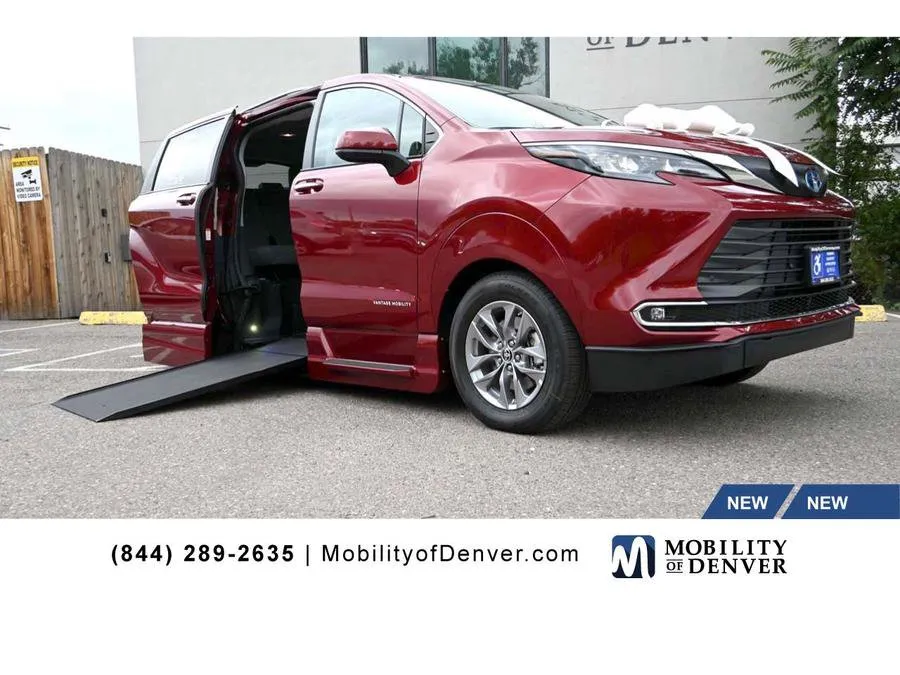 New 2024 Toyota Sienna LE