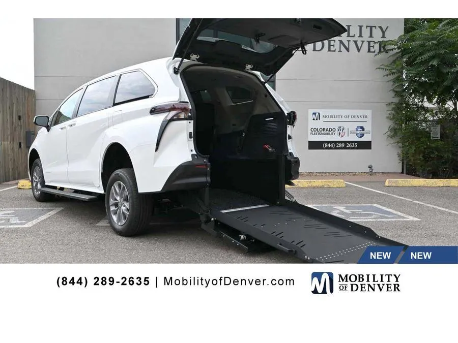 New 2024 Toyota Sienna XLE