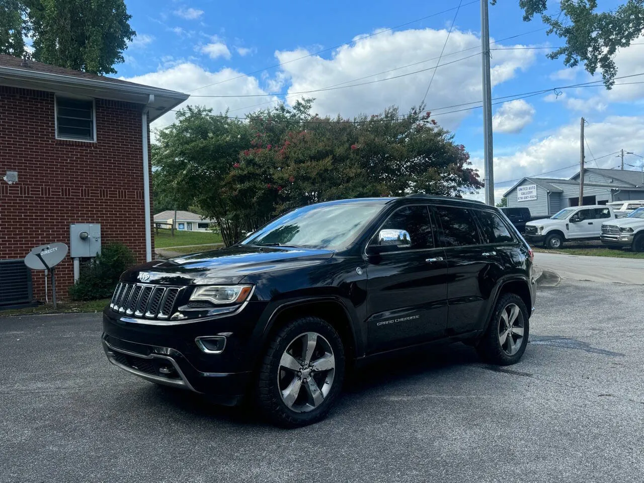Used 2014 Jeep Grand Cherokee Overland w/ Advanced Technology Group