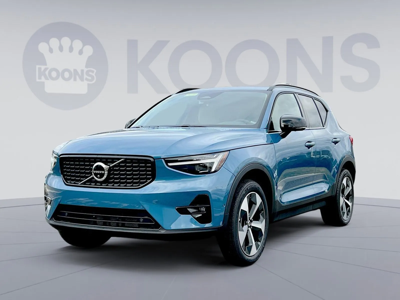 New 2025 Volvo XC40 B5 Core w/ Protection Package Premier