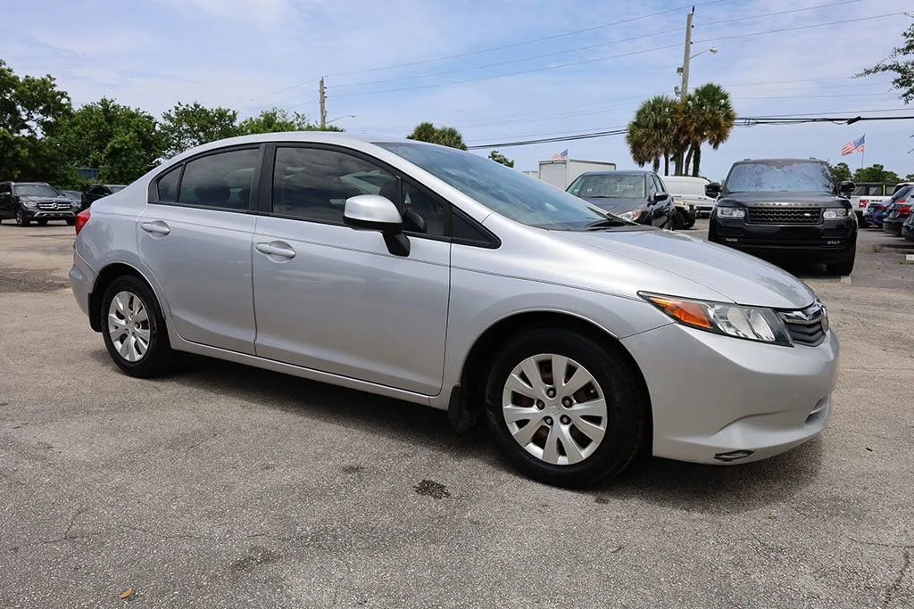 Used 2017 Nissan Rogue SV