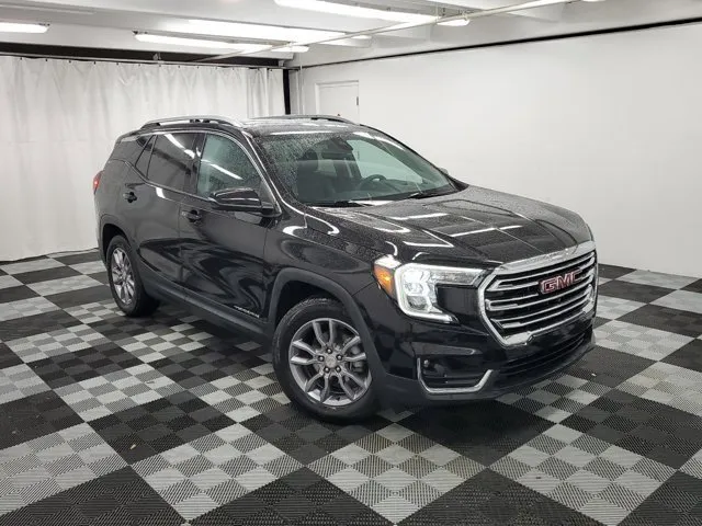 Used 2022 GMC Terrain SLT w/ Infotainment Package II