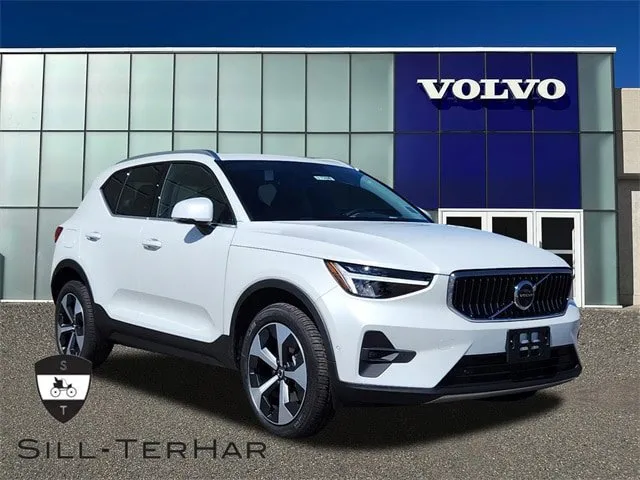 New 2025 Volvo XC40 B5 Core w/ Protection Package Premier