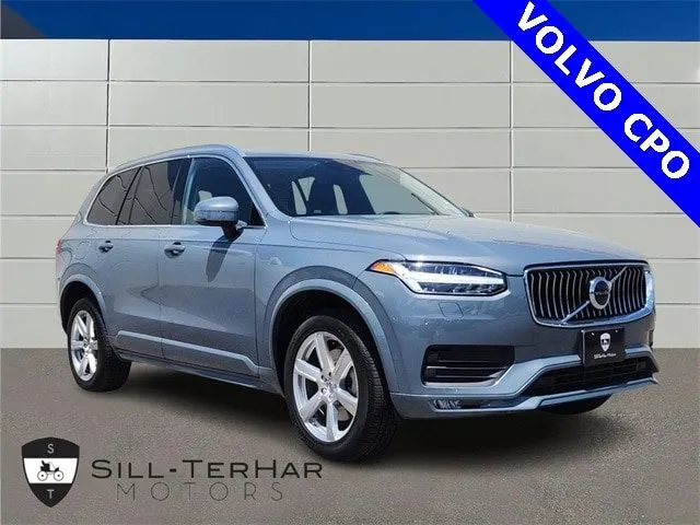 Used 2019 Volvo XC40 T5 Momentum