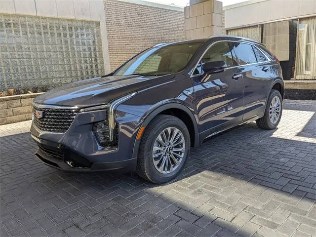 New 2024 Cadillac XT4 Premium Luxury