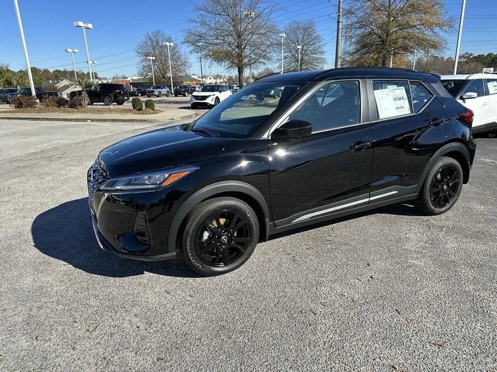 New 2024 Nissan Versa SV