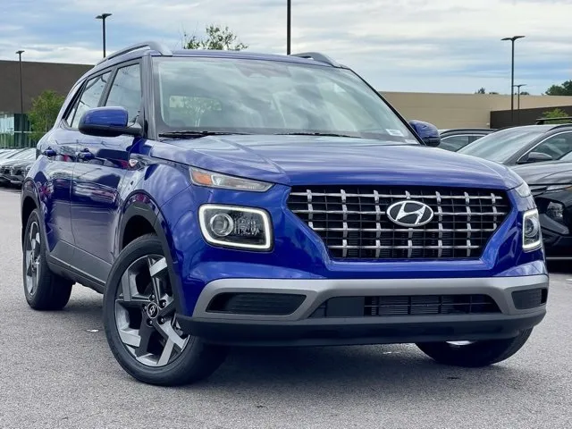 New 2024 Hyundai Venue SEL