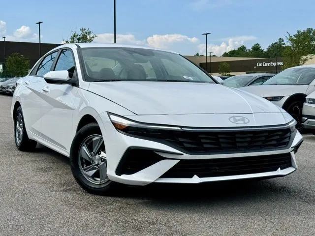 Certified 2024 Hyundai Elantra SE