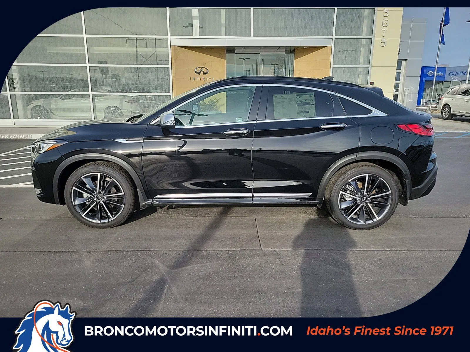 New 2023 INFINITI QX55 Luxe w/ Accent Package