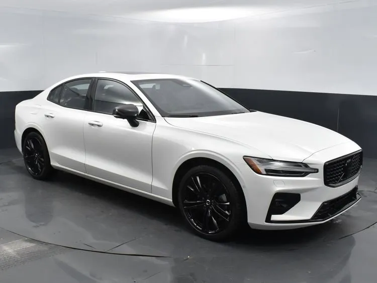 New 2024 Volvo S60 B5 Plus