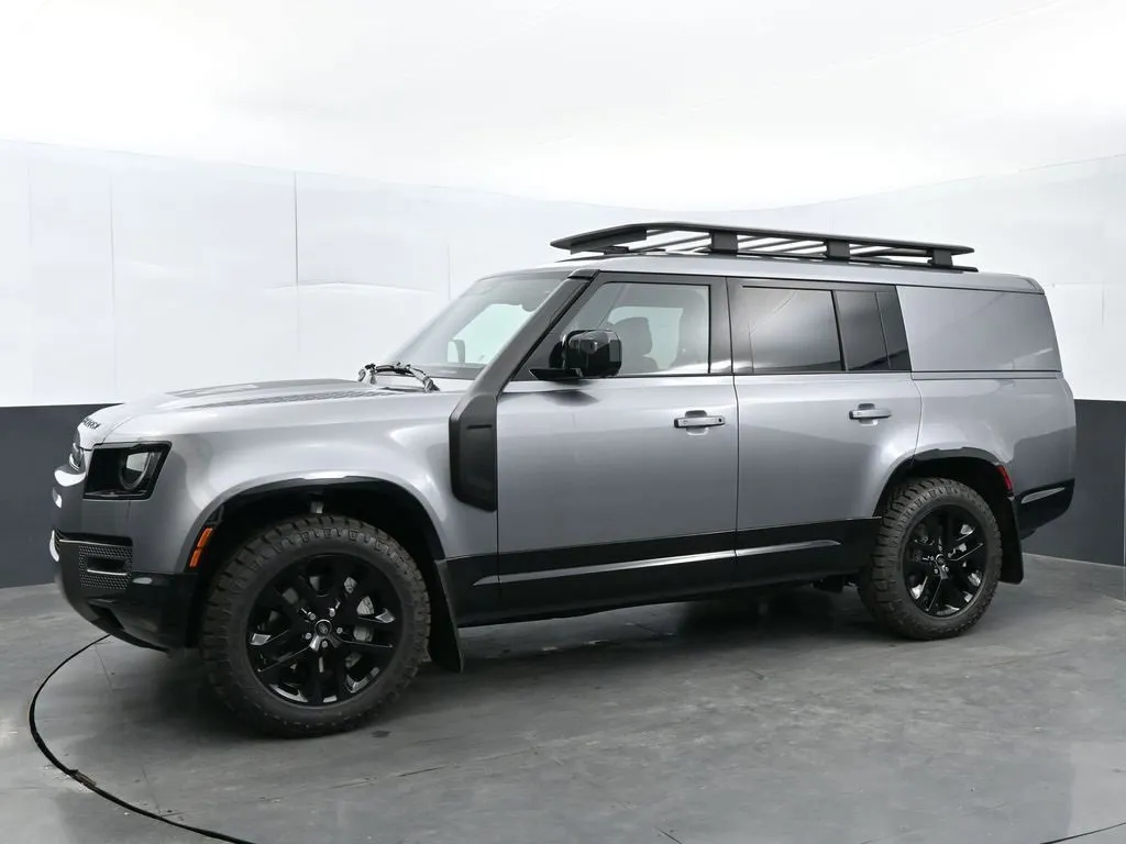 New 2024 Land Rover Discovery Sport Dynamic SE