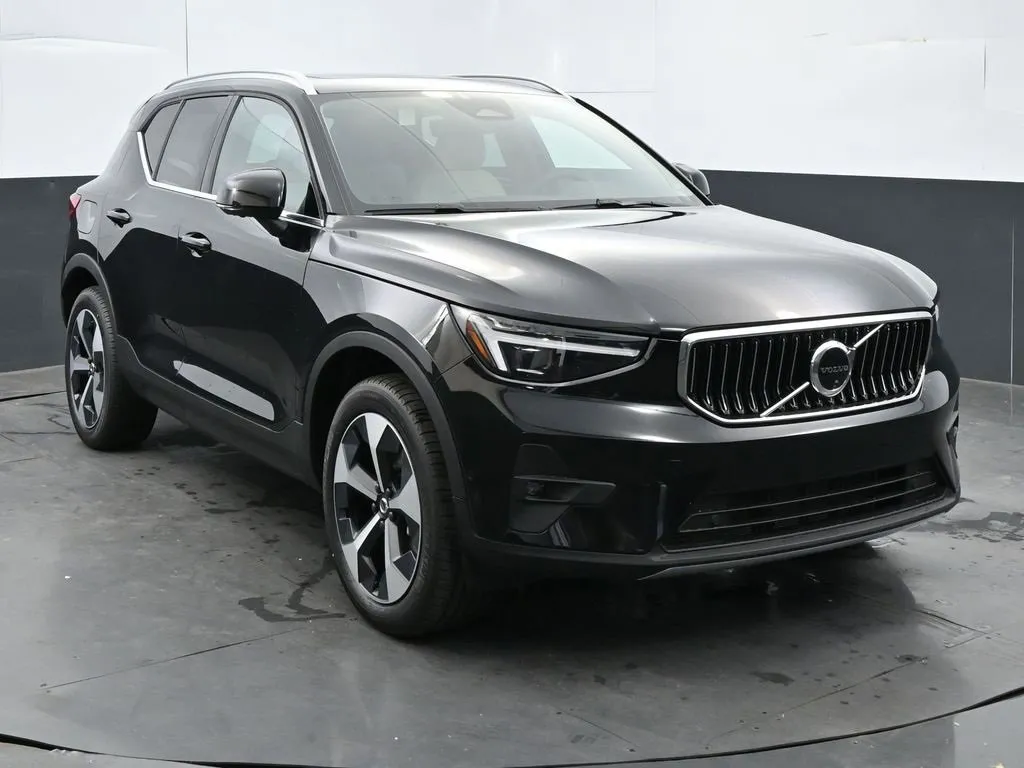 New 2024 Volvo V60 B5 Cross Country Plus w/ Protection Package Premier