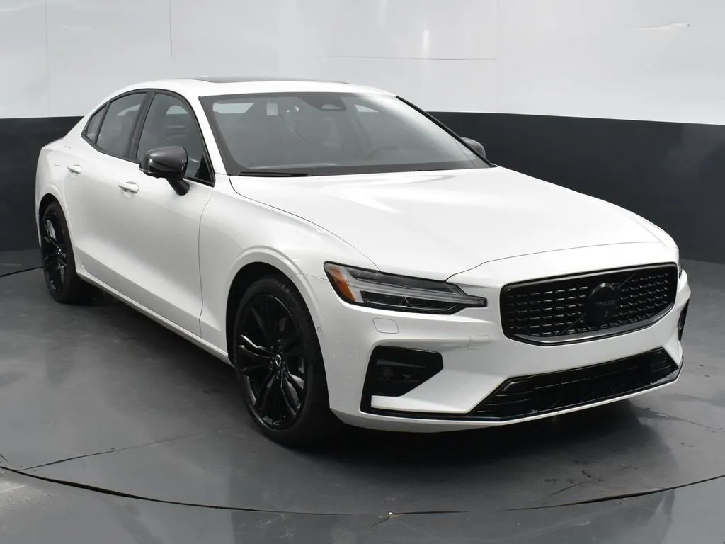 New 2024 Volvo XC60 B5 Plus w/ Climate Package