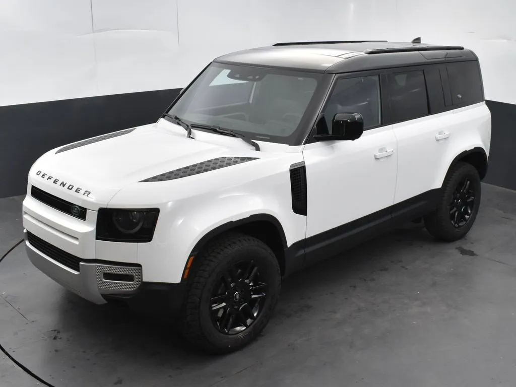 New 2024 Land Rover Discovery S