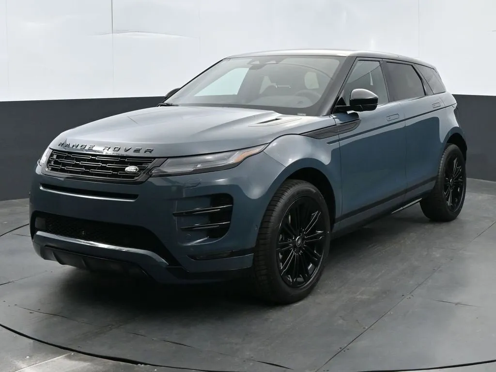 New 2024 Land Rover Discovery Dynamic SE
