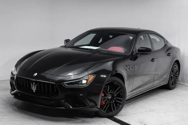 New 2023 Maserati Grecale GT