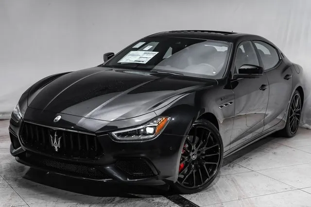 New 2024 Maserati Grecale GT