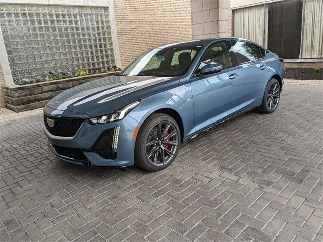 New 2024 Cadillac XT4 Premium Luxury w/ Technology Package