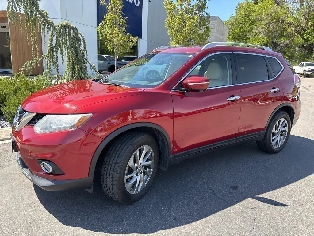 Used 2016 Volvo XC60 T6 R-Design Platinum w/ Climate Package