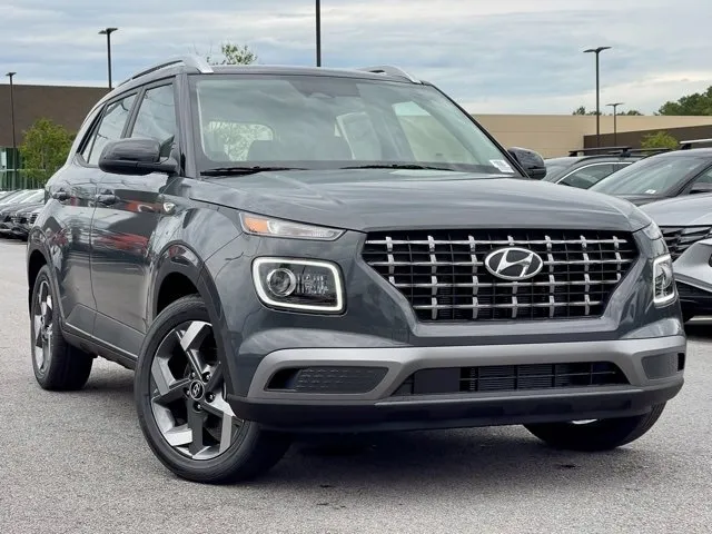 New 2024 Hyundai Elantra SE