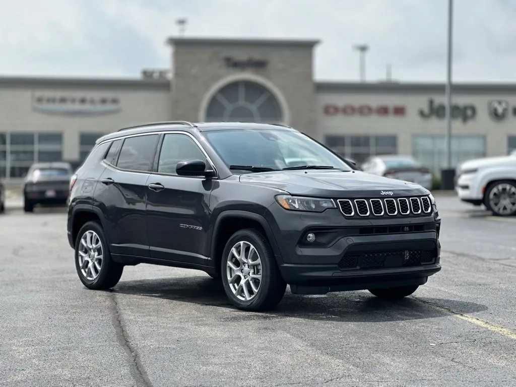 New 2023 Jeep Cherokee Altitude Lux