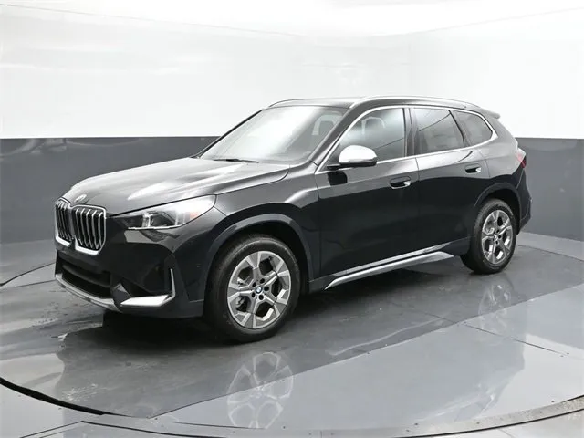 New 2024 BMW X3 xDrive30i w/ Premium Package