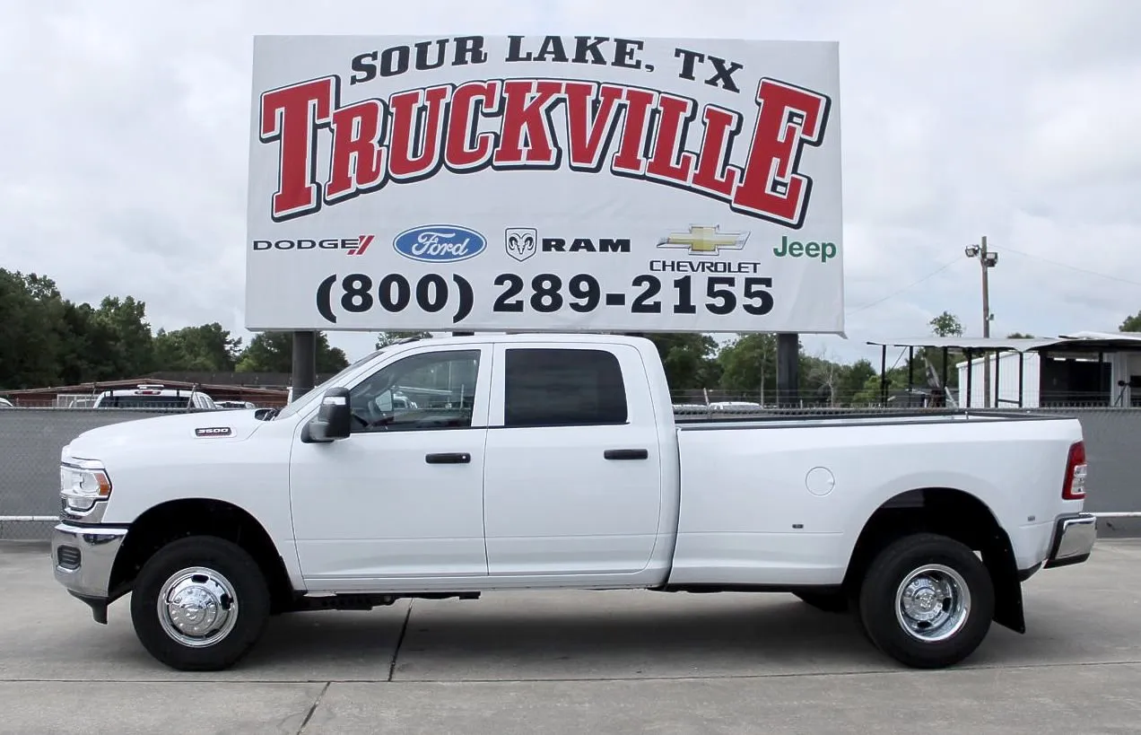 New 2024 RAM 2500 Tradesman w/ Chrome Appearance Group