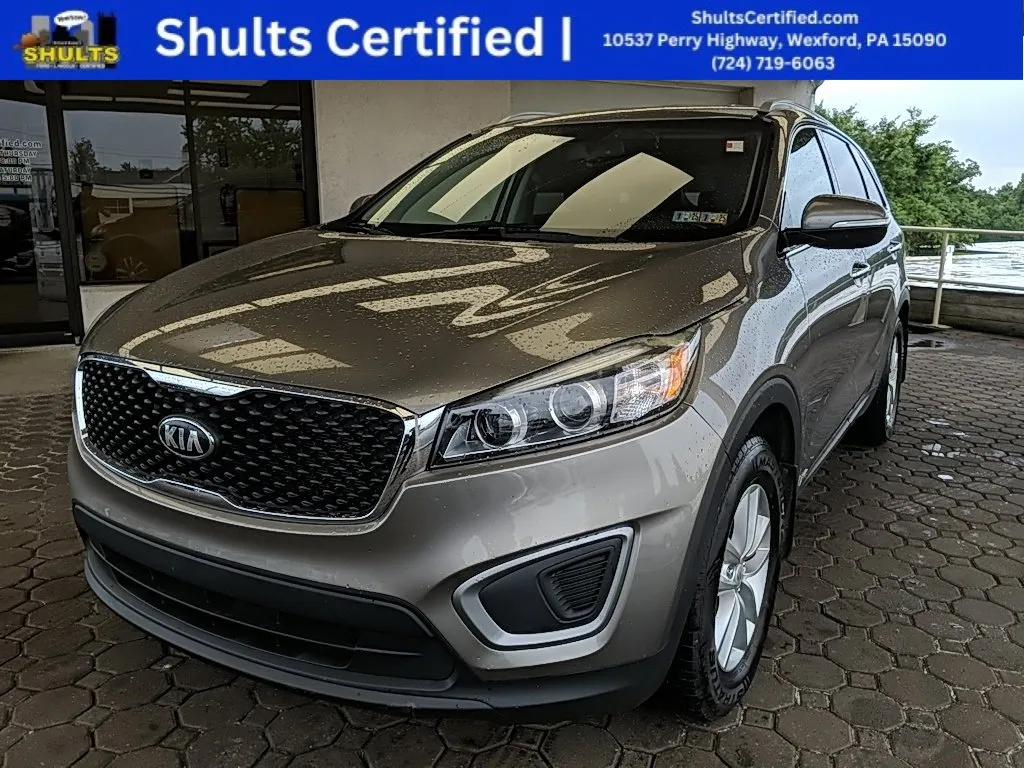 Used 2016 Kia Sorento LX w/ LX Convenience Package