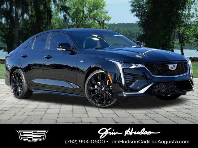 New 2024 Cadillac XT4 Luxury w/ Cold Weather Package