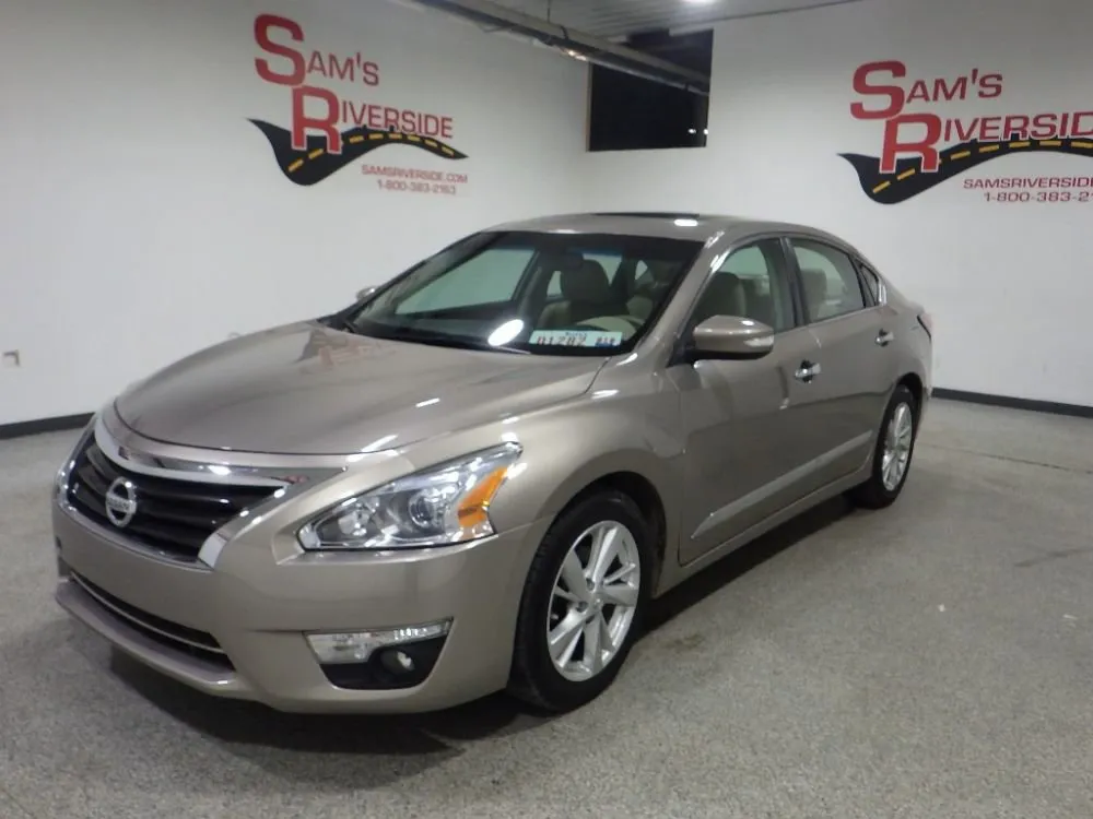 Used 2014 Nissan Altima 2.5 SL w/ Moonroof Package