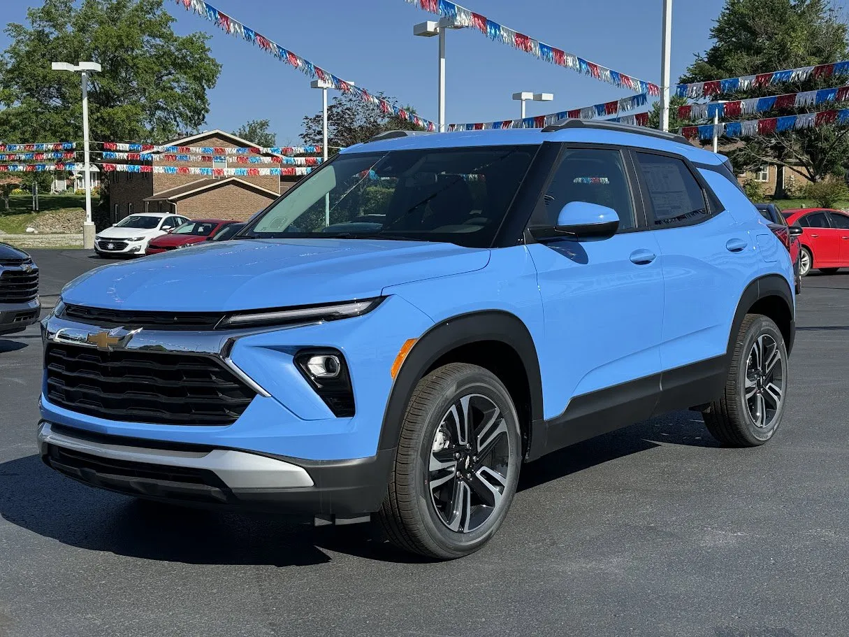New 2024 Chevrolet Trax RS w/ Sunroof Package
