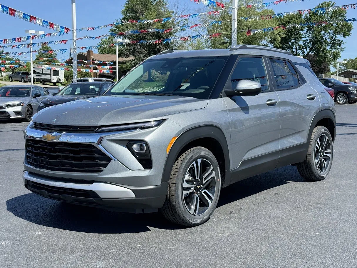 New 2024 Chevrolet Trax LT w/ Driver Confidence Package