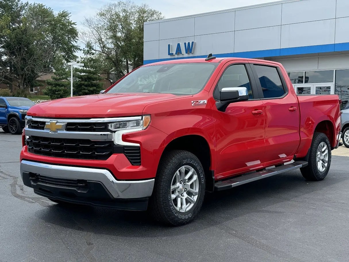 New 2025 Chevrolet Trax RS