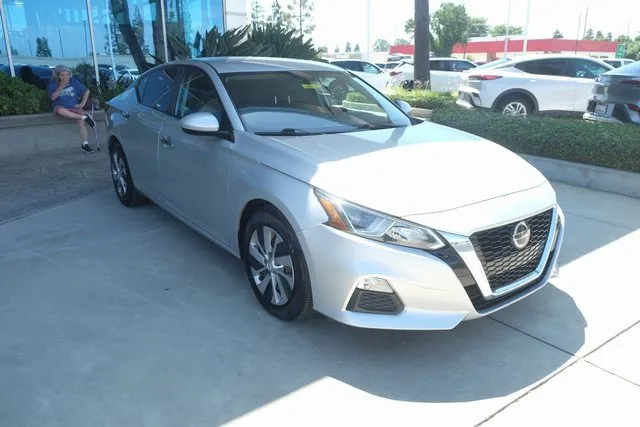 Used 2021 Nissan Altima 2.5 SV