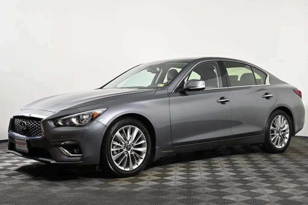 Used 2012 INFINITI M37 x w/ Deluxe Touring Pkg