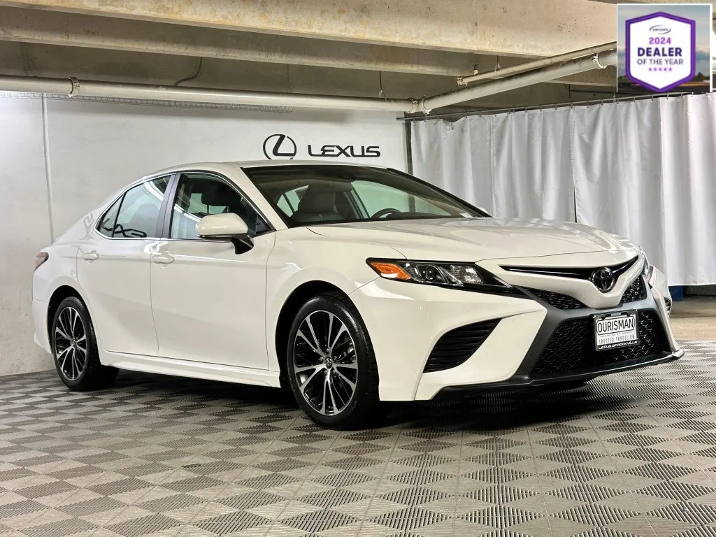 Used 2019 Toyota Camry SE