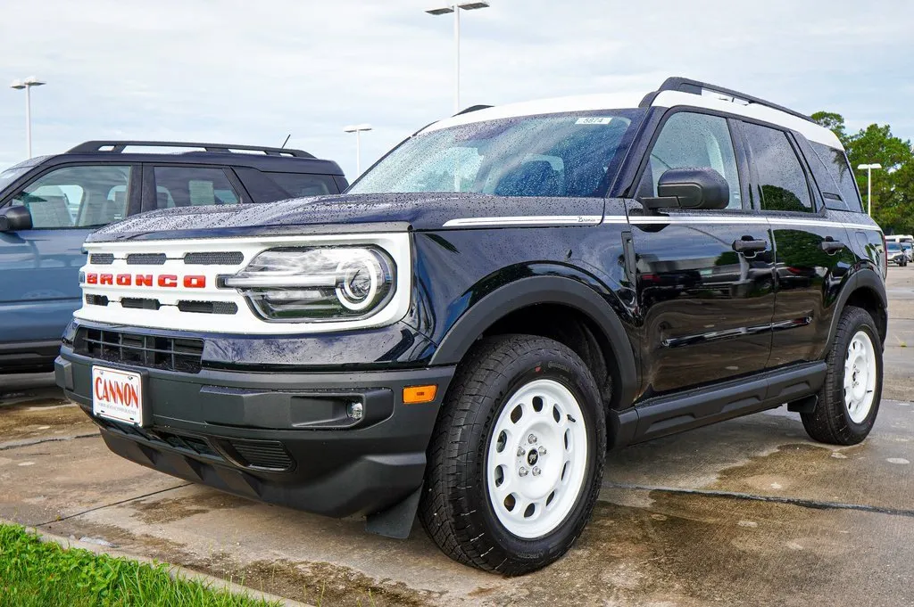 New 2023 Ford Bronco Outer Banks