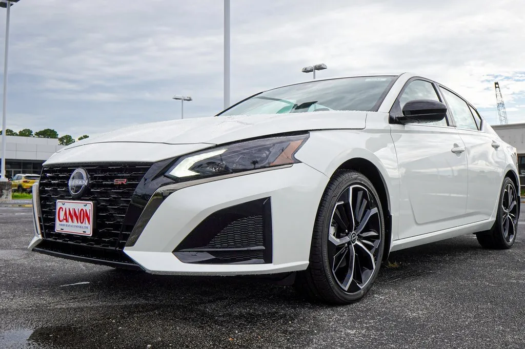 New 2024 Nissan Sentra SV w/ All-Weather Package