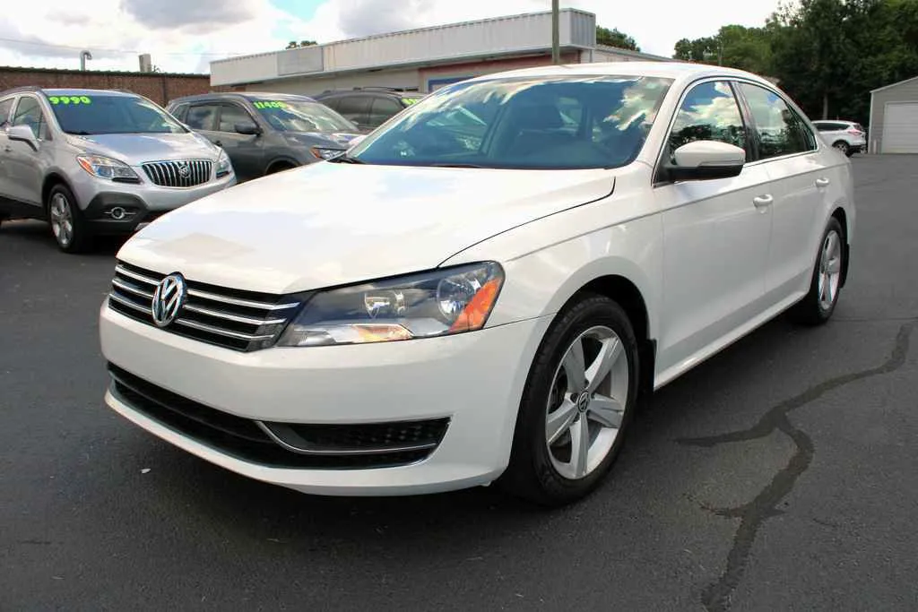 Used 2014 Volkswagen Passat 1.8T SE