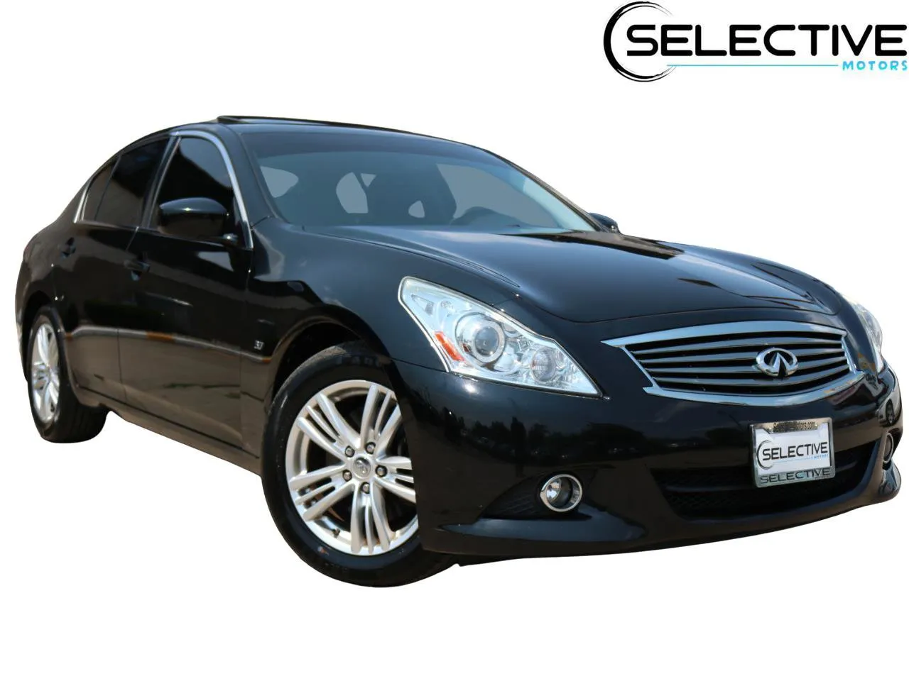 Used 2015 INFINITI Q40 AWD w/ Moonroof Package