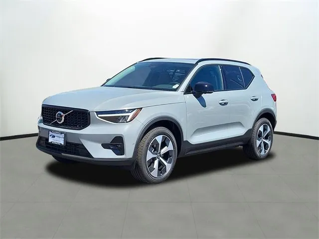 New 2025 Volvo XC40 B5 Core w/ Protection Package Premier
