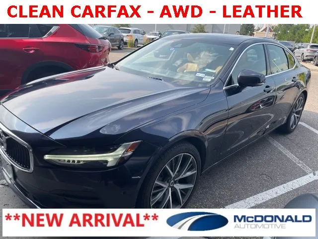 Used 2022 Volvo XC40 T5 Momentum