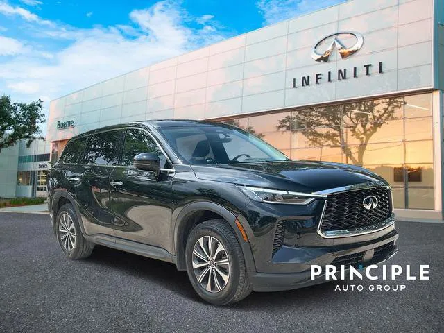 New 2022 INFINITI QX80 Luxe w/ Cargo Package