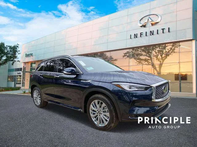 New 2022 INFINITI QX80 Luxe w/ All-Season Package