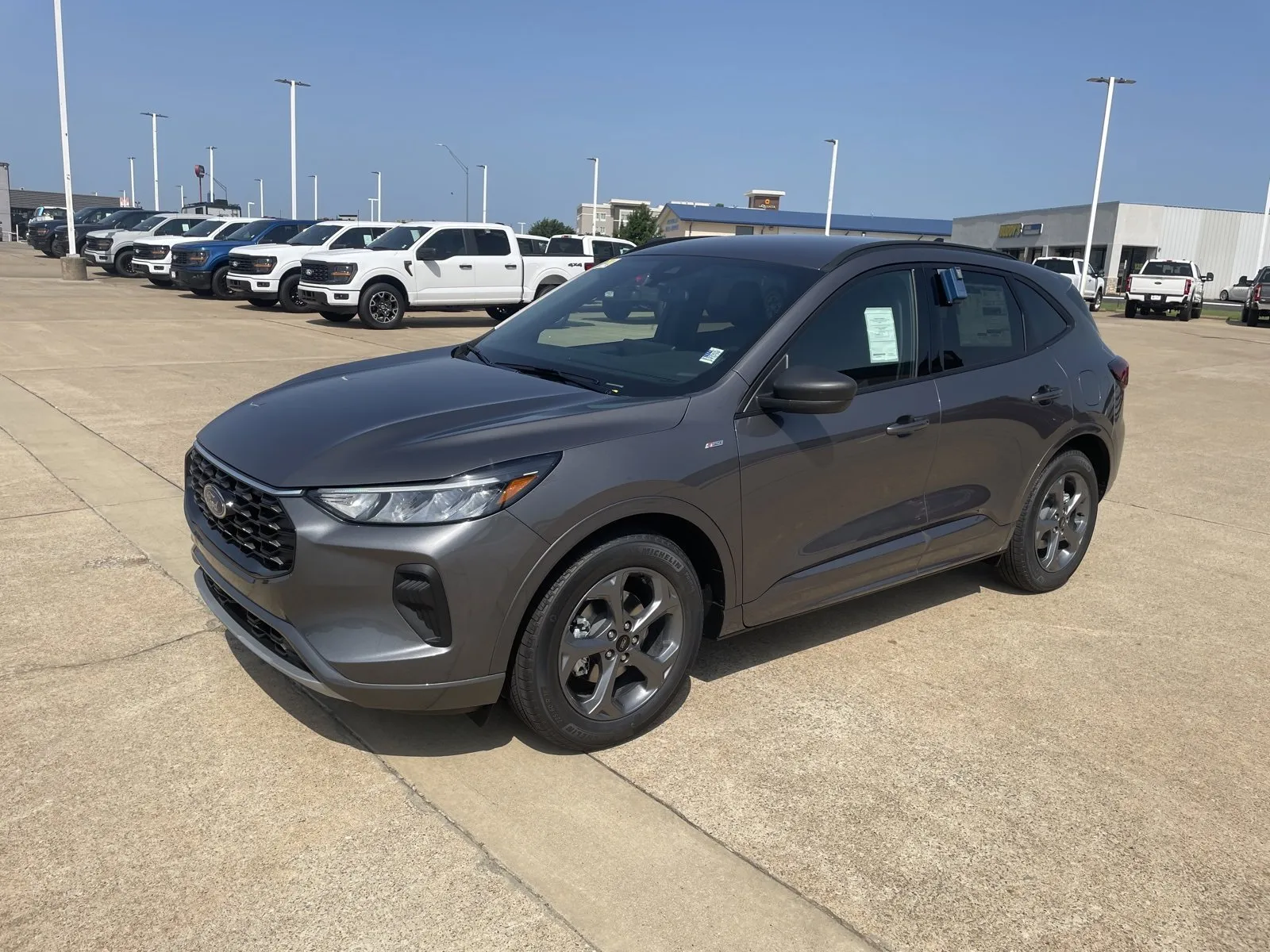 New 2024 Ford Edge SE w/ Black Appearance Package