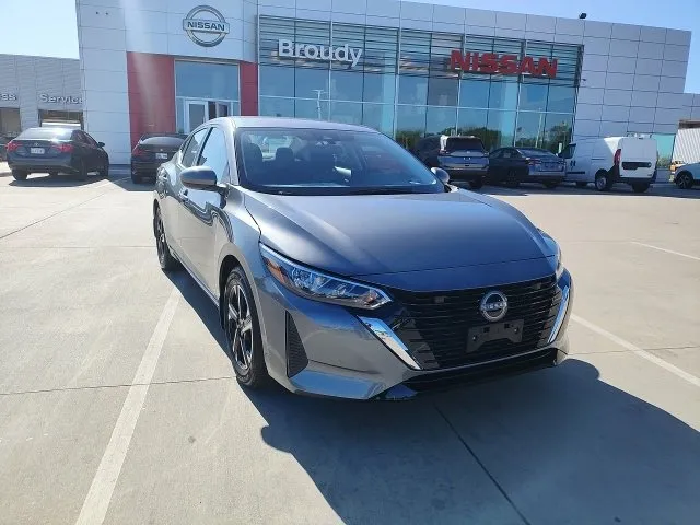 New 2024 Nissan Kicks SV w/ Exterior Package