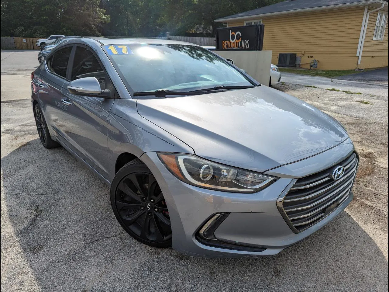 Used 2017 Hyundai Elantra Limited w/ Limited Ultimate Package 09