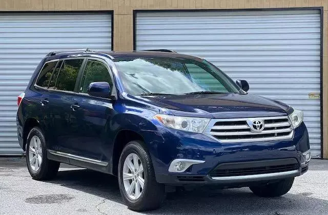 Used 2021 Toyota RAV4 XLE