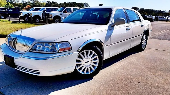 Used 2004 Lincoln Town Car Ultimate